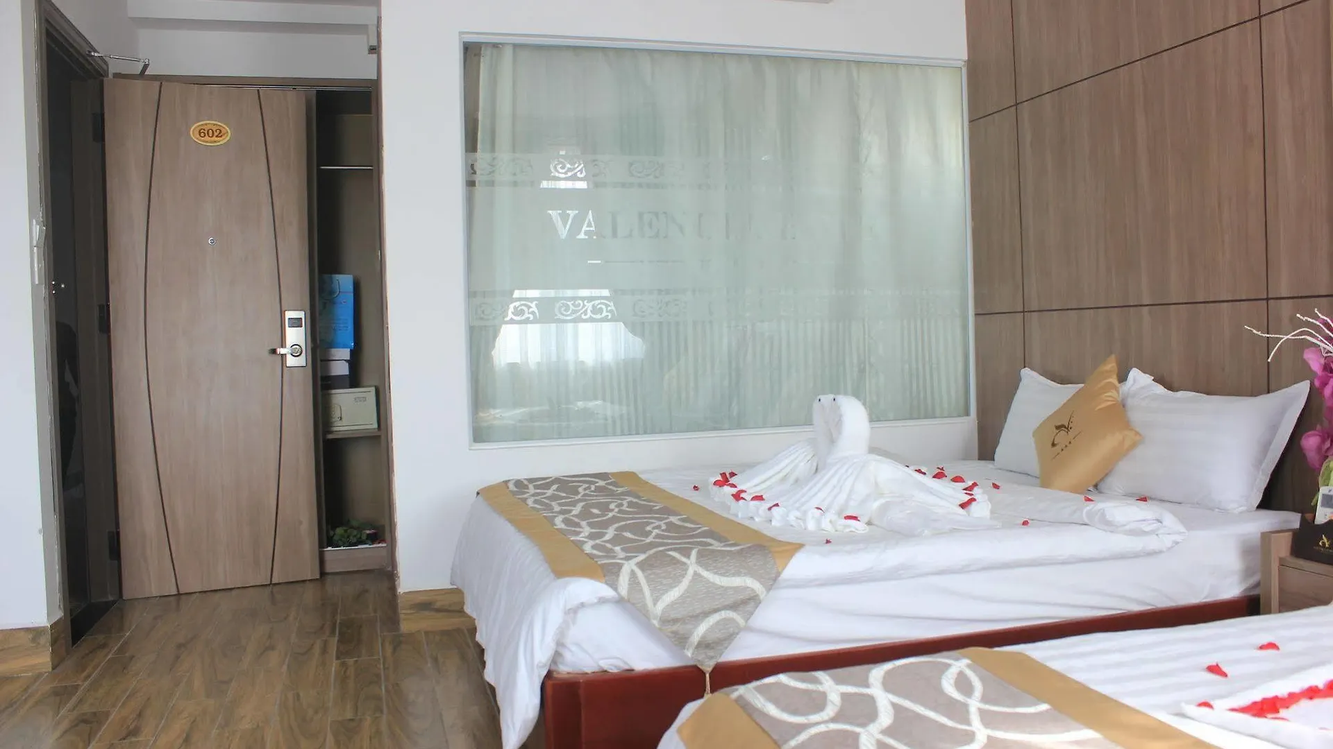 Valencia Da Nang Beach Hotel