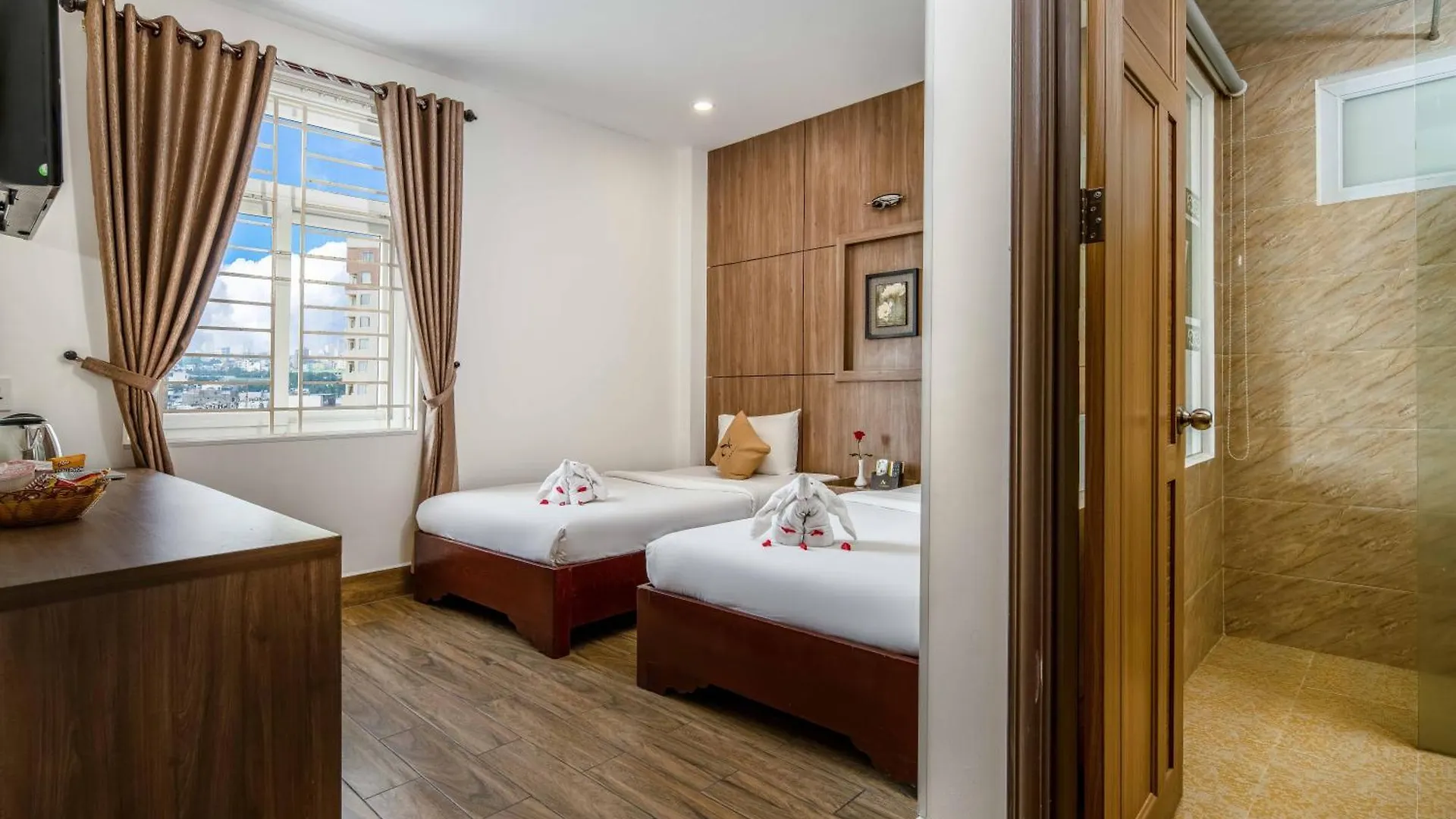 Valencia Da Nang Beach Hotel 3*,  Vietnam
