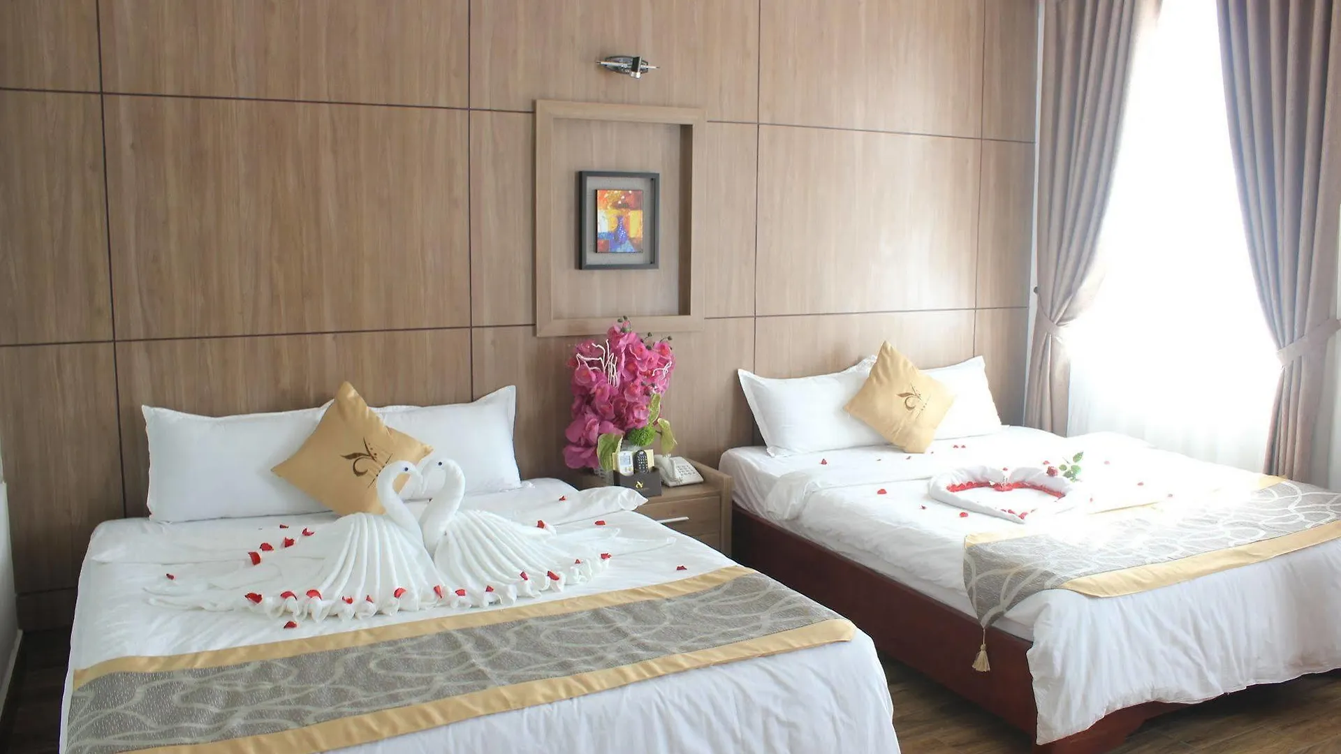 Valencia Da Nang Beach Hotel